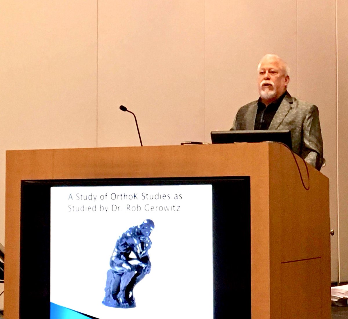 AllAboutOrthoK's tweet photo. It’s always a great day when you get to talk about OrthoK. 
This morning I was at the Illinois College of Optometry and the subject also included Myopia Control. This topic was chosen by students about to go into their last year at ICO. What a brilliant group! #Myopia #orthok https://t.co/VTFDmcjUck
