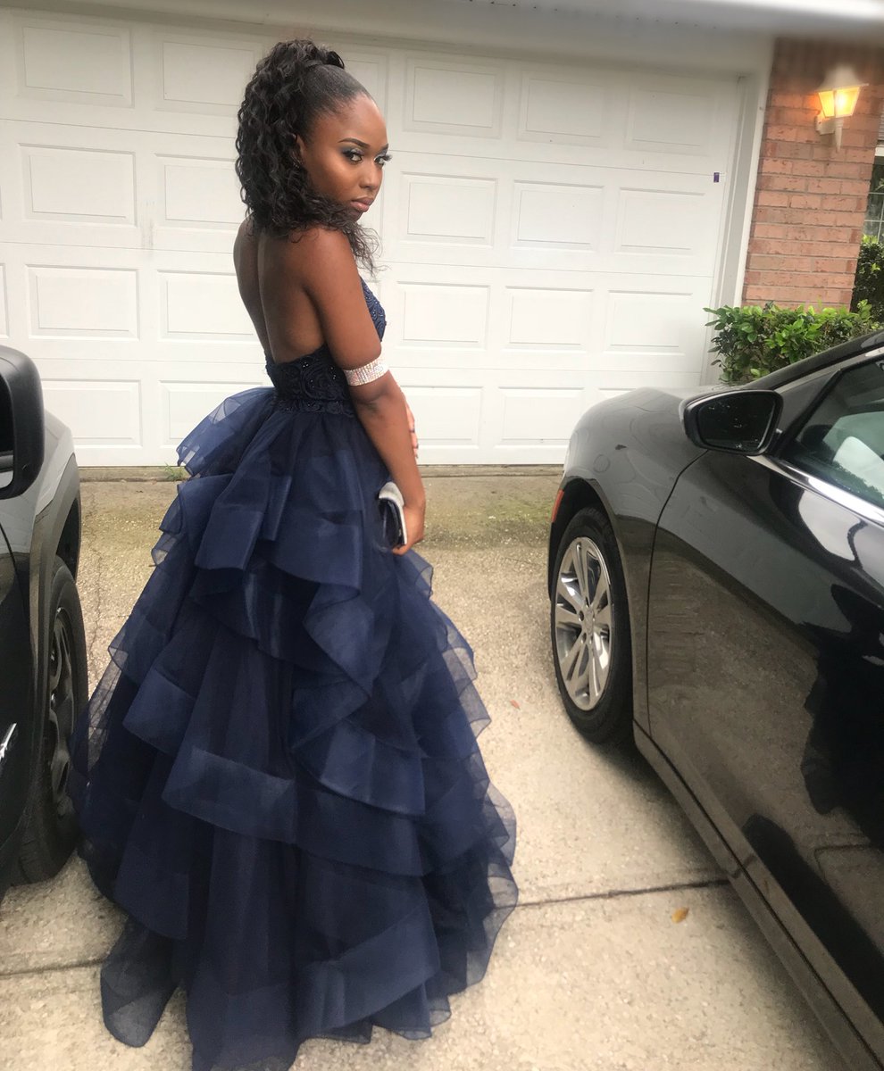 xoshica's tweet photo. Prom❤️2018 https://t.co/OKdtggvPeC