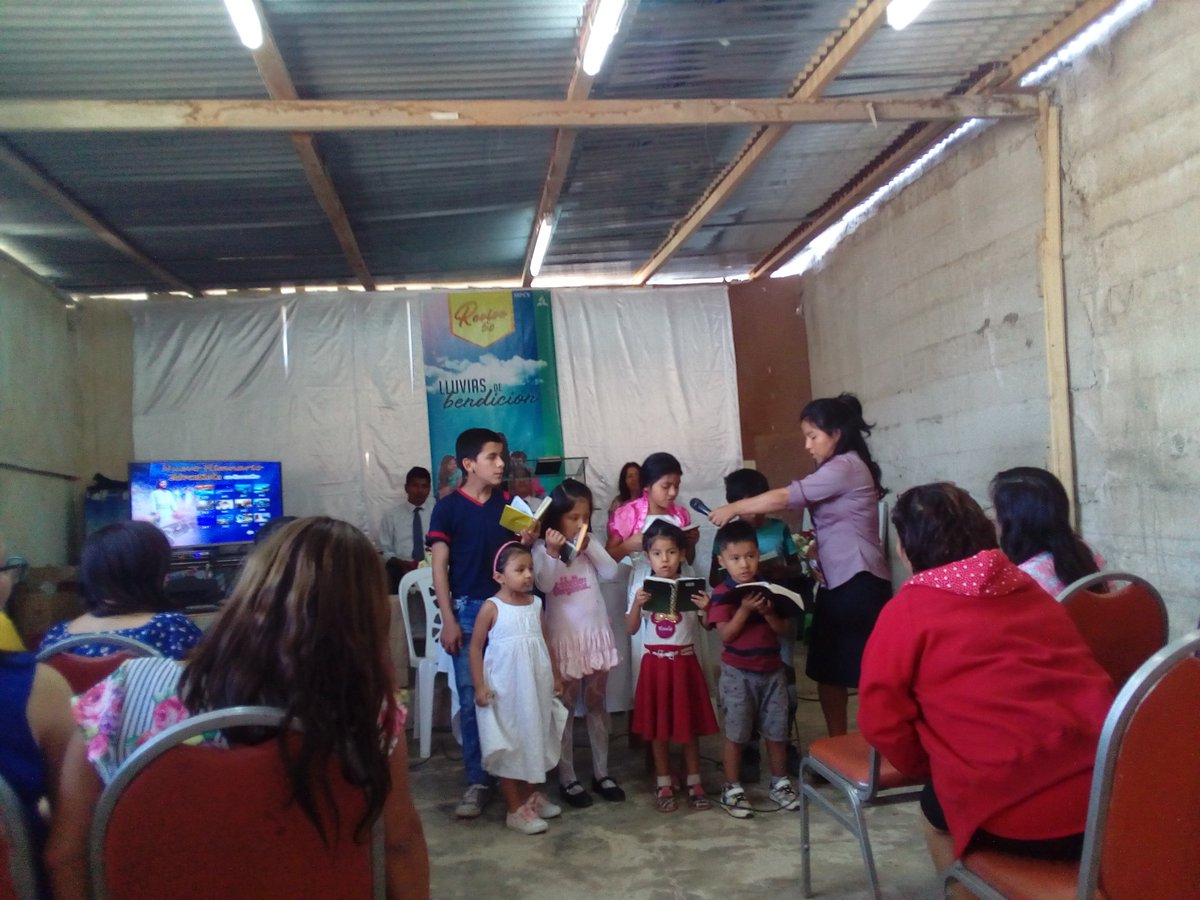 nobezu's tweet photo. Revive 5.0 vidas transformadas por la gracia de Dios VMC #lluviasdeBendiciones
@JairTeologo @YudyVilladeRome https://t.co/irpfLES1Hj