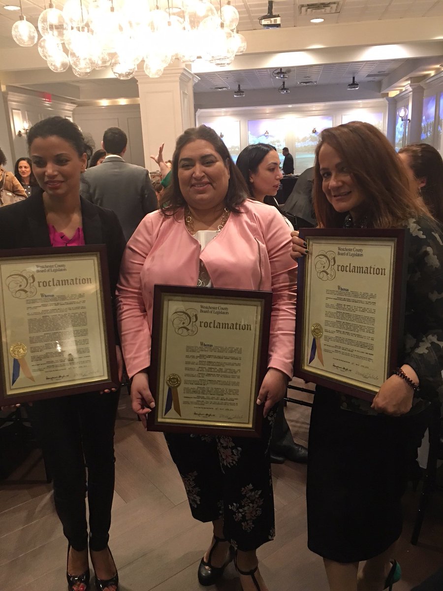 EsmeraldaECOPs's tweet photo. Honored to have been invited to speak at the 2018 Latina Leadership Forum &amp; Scholarship Awards for @100HWW @sulmavarzubrown @MeilingToro @AdTech_Connect #DareToDream #ThinkWithoutFear #100HWW https://t.co/PtjYwhziPI