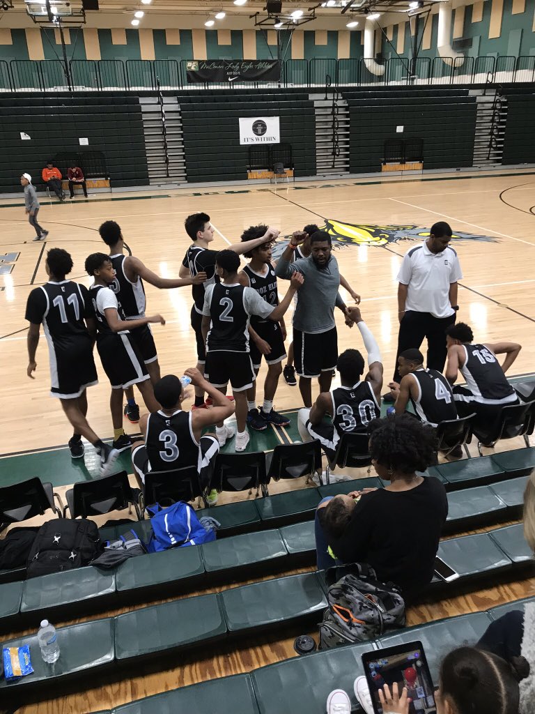 ms_ciandria's tweet photo. Cooz Elite 16U Squad #varsityplayers #realballers #CoachPJ #CoachClay #brothers #Year3 https://t.co/9sMwwsZYe3