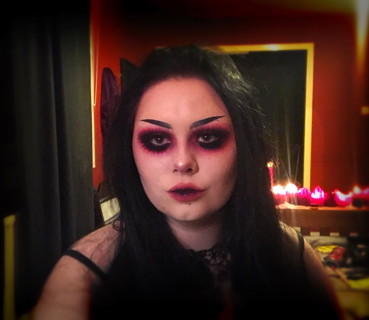 VelvetWarms's tweet photo. I can’t sleep https://t.co/qLVYcY0cMQ