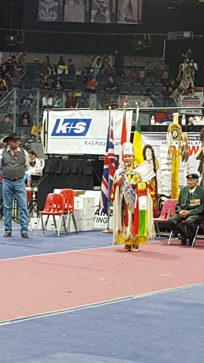 wkaeding's tweet photo. Honoured to take part in Sunday's Grand Entry at First Nations University of Canada Spring Celebration Powwow in Regina representing Govt of Sask. #FNUnivPowwow2018 https://t.co/cPTbrOW4Et