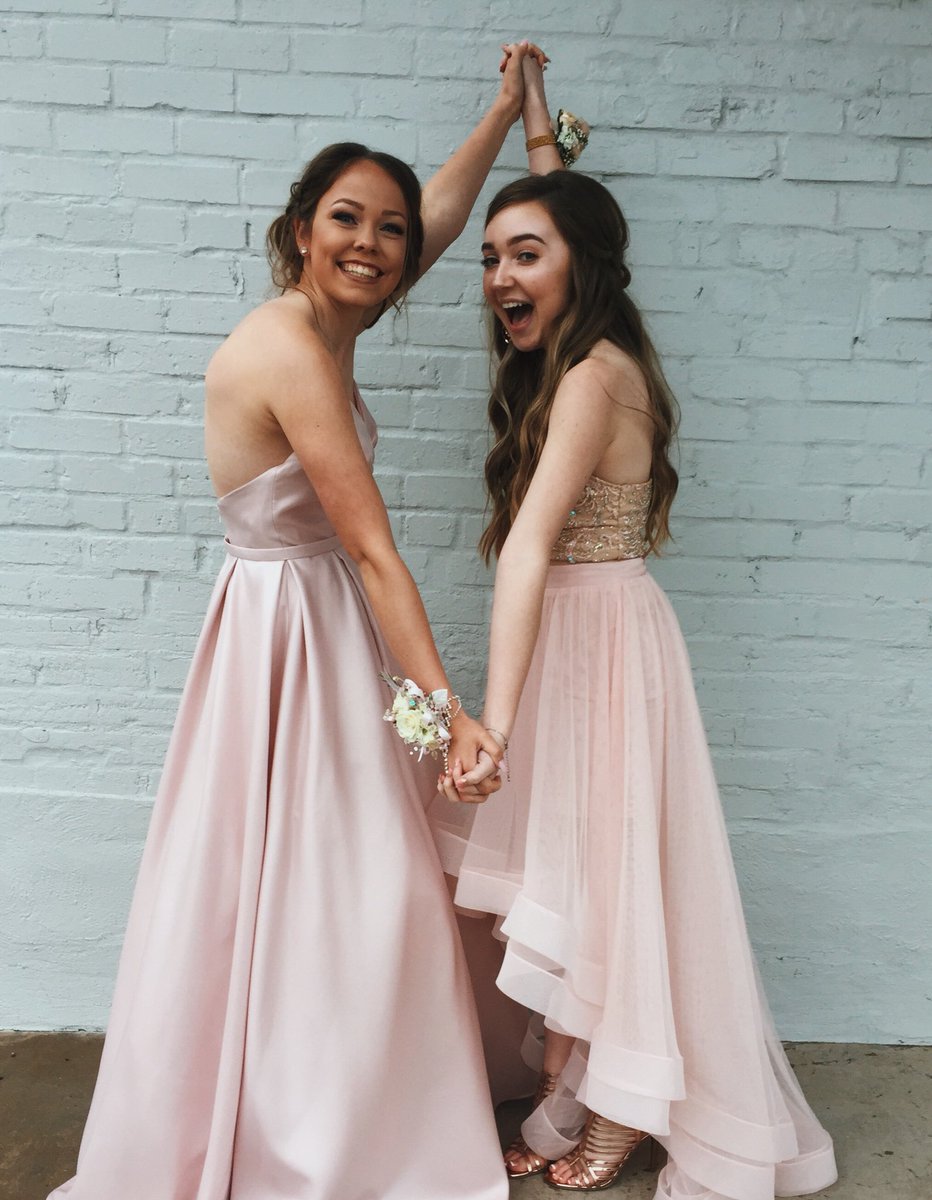 fairlymeghan's tweet photo. super grateful for yesterday and the sweet souls i’m surrounded with !! 🤪💗 https://t.co/X76CrxM0q7