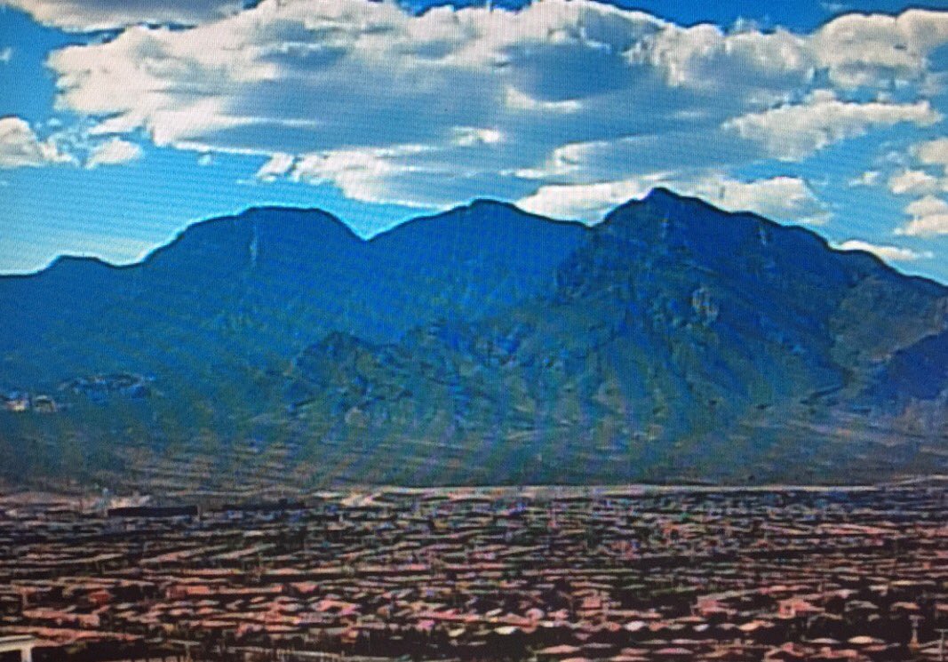 SallyjTV's tweet photo. Happy Earth Day! Are you taking advantage of the wonderful weather and let's not forget all national parks free weekend? 
Sat April 21-Sun April 29 #RedRock #EarthDay2018 #Warm #Dry #Lightwinds #8NN #WeatherNOW https://t.co/oAQueWEAFg