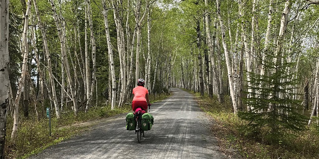 The ride around Quebec's Lac Saint-Jean provides scenic views, long bike-only paths, and rolling hills. ow.ly/KhEE30imqjj #BikeOvernights #AdventureCycling #BikeTravelWeekend