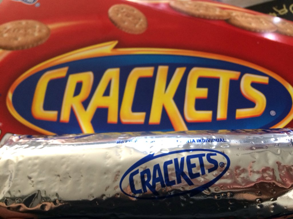 FerchuNg's tweet photo. Me encantan estas galletas 🙊😍 #Crackets 🧡 https://t.co/tMsgLOLiPf