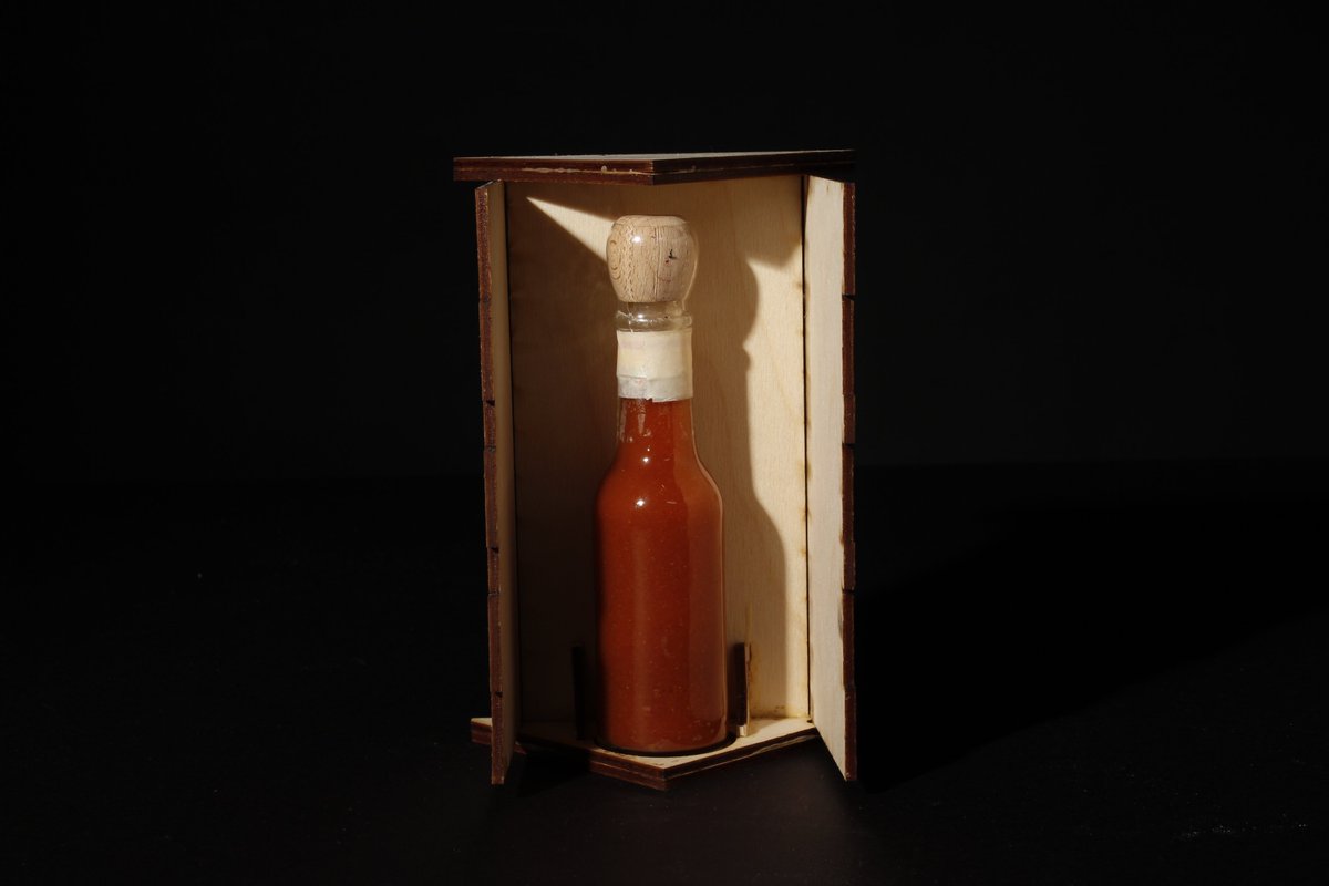 vacsxu's tweet photo. Artwork from our 3D Students Redesigning a hot sauce package using the Laer cutter!
1 million Dollar Hotsauce Bottle
#hotsauce #sxuvac #sxuart #artsxu #laser https://t.co/r3N5GsGHbm