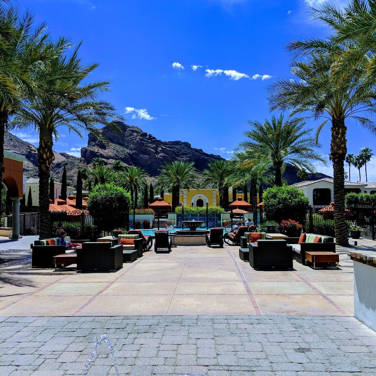 Sunday Funday! <a href="/OmniMontelucia/">Omni Montelucia</a> #paradisevalley #resort #arizona #weekend #relaxation #camelbackmountain #vip #brunch #bloodymary #hookup