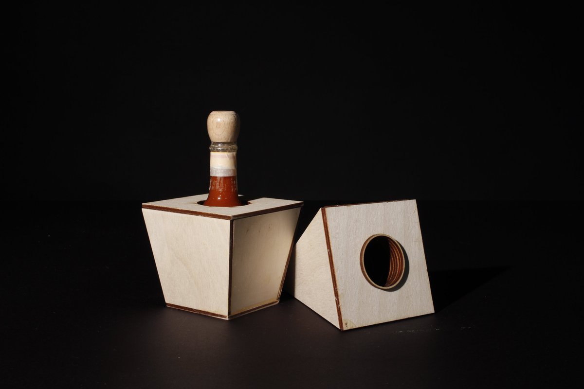 vacsxu's tweet photo. Artwork from our 3D Students Redesigning a hot sauce package using the Laer cutter!
1 million Dollar Hotsauce Bottle
#hotsauce #sxuvac #sxuart #artsxu #laser https://t.co/r3N5GsGHbm