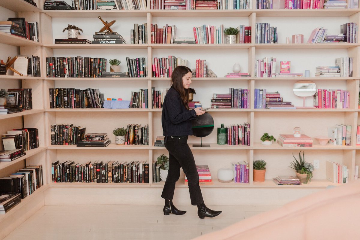 ericajfinley's tweet photo. Love this Q&A from @planoly on @the_wing's social media coordinator, @izzafacekilla: https://t.co/cuFFRXGm1T #ladiesmakingthings https://t.co/HOfoxn0yPd