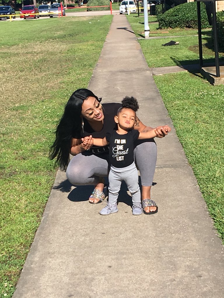 okay_kiara's tweet photo. Mommies Precious baby 🔐🖤 #SundayFunday https://t.co/MCv0XZuUKz
