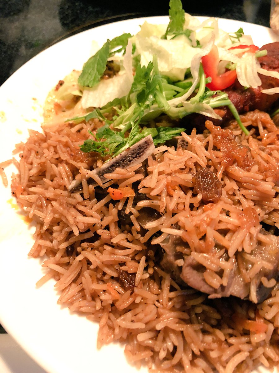 thejayronlife's tweet photo. When your landlord brings you down authentic Pakistani food 😍 https://t.co/UQPIZveERZ