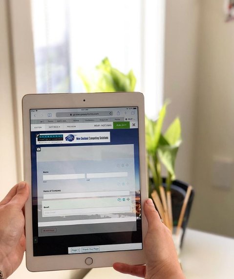 EasyPeasyForms's tweet photo. #EasyPeasyForms comes with a brand new Form Designer. Check out how it looks: https://t.co/FDRchr5I4n https://t.co/xbHeQs2b8x