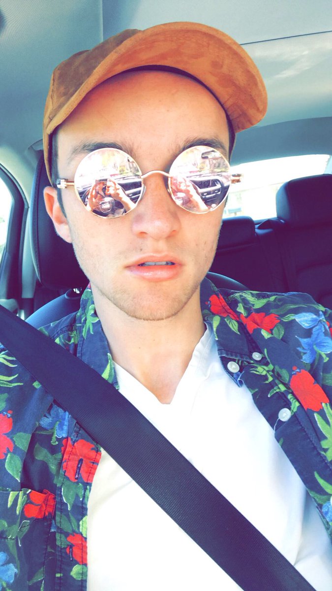 Andyland_55's tweet photo. @barrazaly #selfiesforqueers https://t.co/OIvYEYsUqu