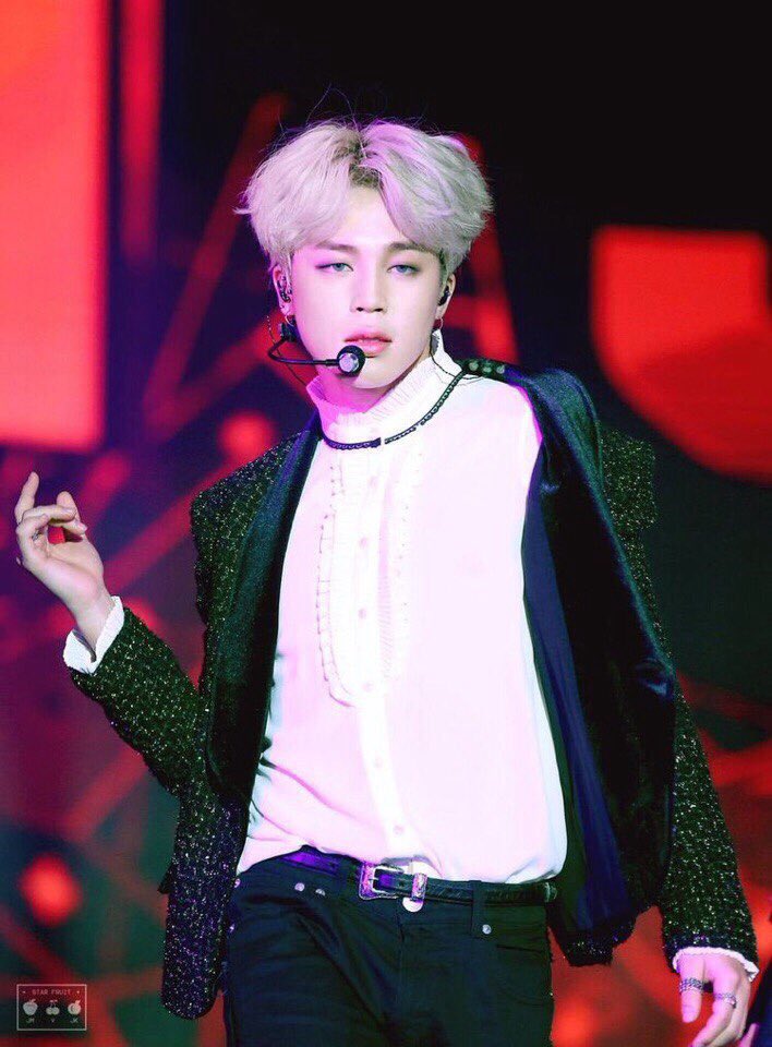 wowsem's tweet photo. Экскьюзми но что это за херня k-pop? Кто может мне гарантировать что в будущем я смогу выйти замуж? Потому что вот я не уверена что вообще смогу встр с кем то кроме него🙈😹❤️✨ https://t.co/5Jr8aNJREn