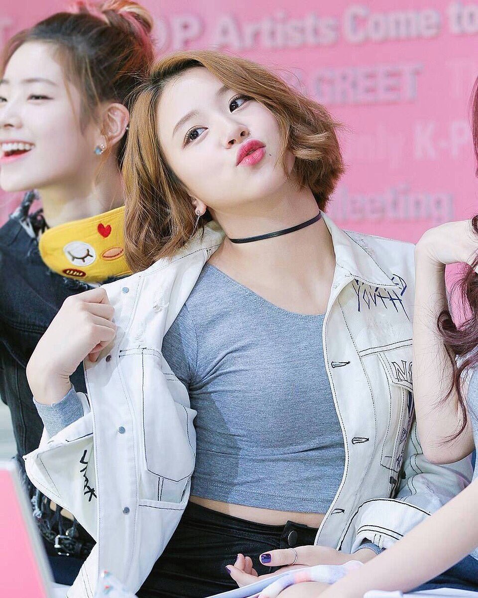 TWICE252525's tweet photo. チェヨンセンイルチュカヘ💗

いつも癒し💛
これからも応援してる👍🎈 https://t.co/ER86qDTA36