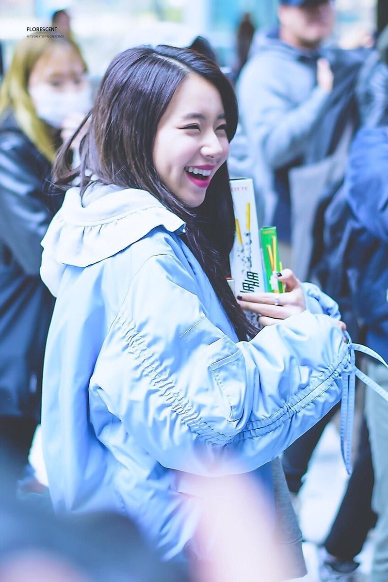 TWICE252525's tweet photo. チェヨンセンイルチュカヘ💗

いつも癒し💛
これからも応援してる👍🎈 https://t.co/ER86qDTA36