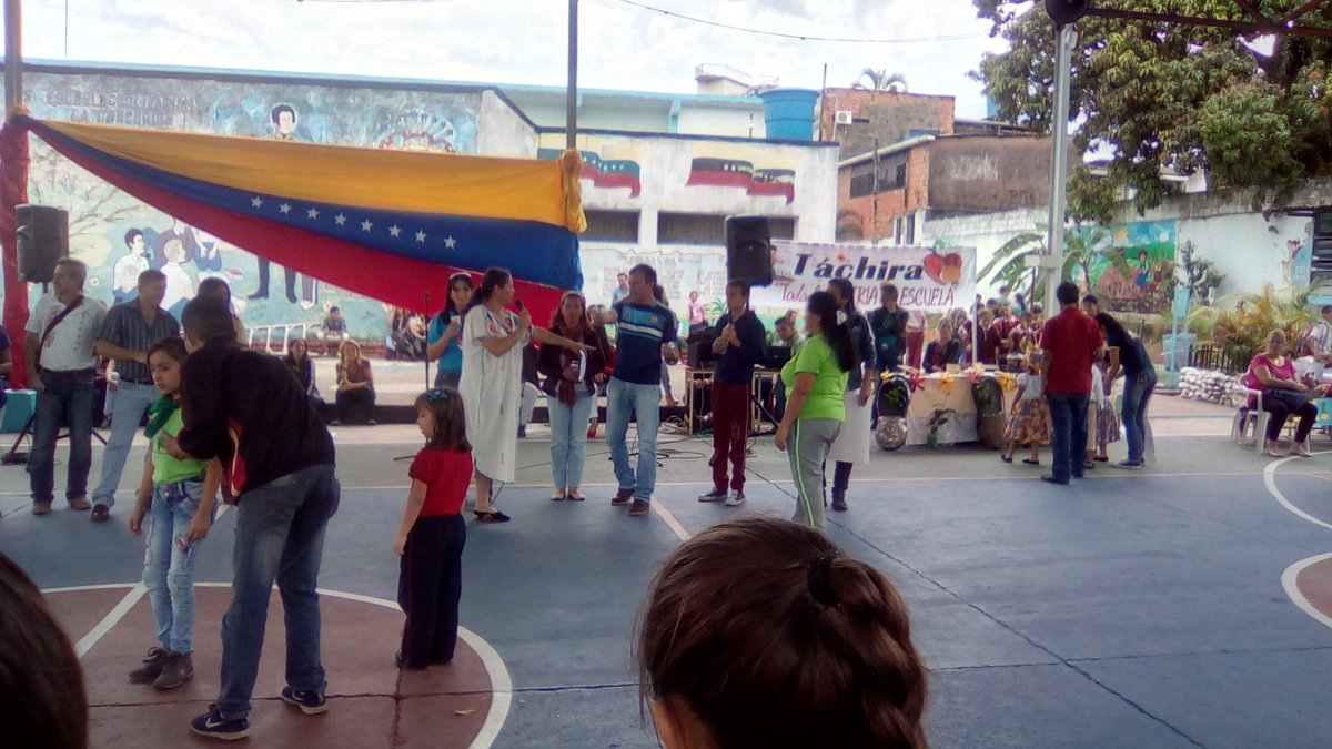 ner_359's tweet photo. #Conucoescolar circuito 29 @01Ptmstachira @ZonaEducTachira @MPPEDUCACION @charlychaves @clifpsc @joandues https://t.co/cZTDXGEAEo