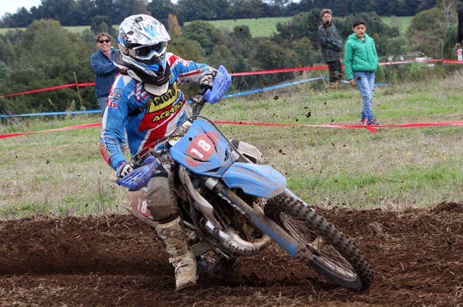 SMotos_Redes's tweet photo. EL TABLAO DE AFOND2 ES “DER NIÑO” JOAQUÍN CORTÉS --> https://t.co/6av1iOJHfk
#SMotos #Moto #Piloto #Afon2 #Enduro
Inscripciones a revista al correo avisaje@smotos.cl https://t.co/Bp82BgjGJ5