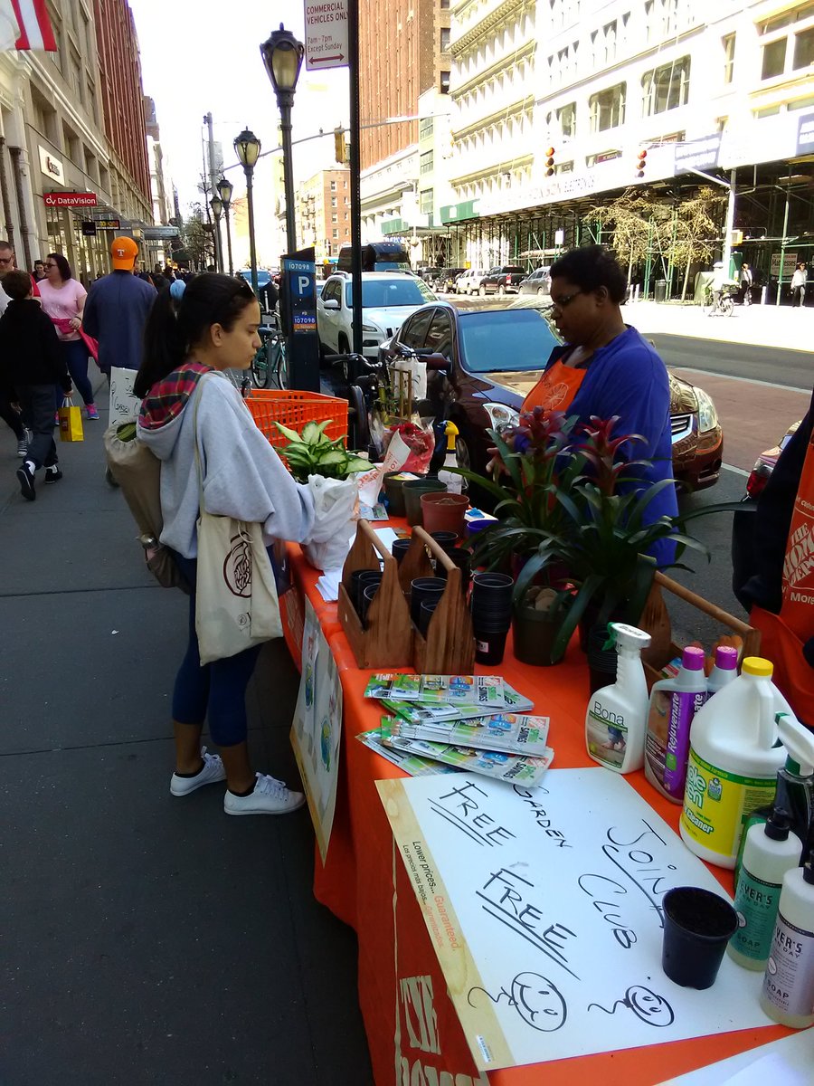 almanigault1's tweet photo. 6175-celebrating earth day sidewalk event https://t.co/22UWbi2MaM