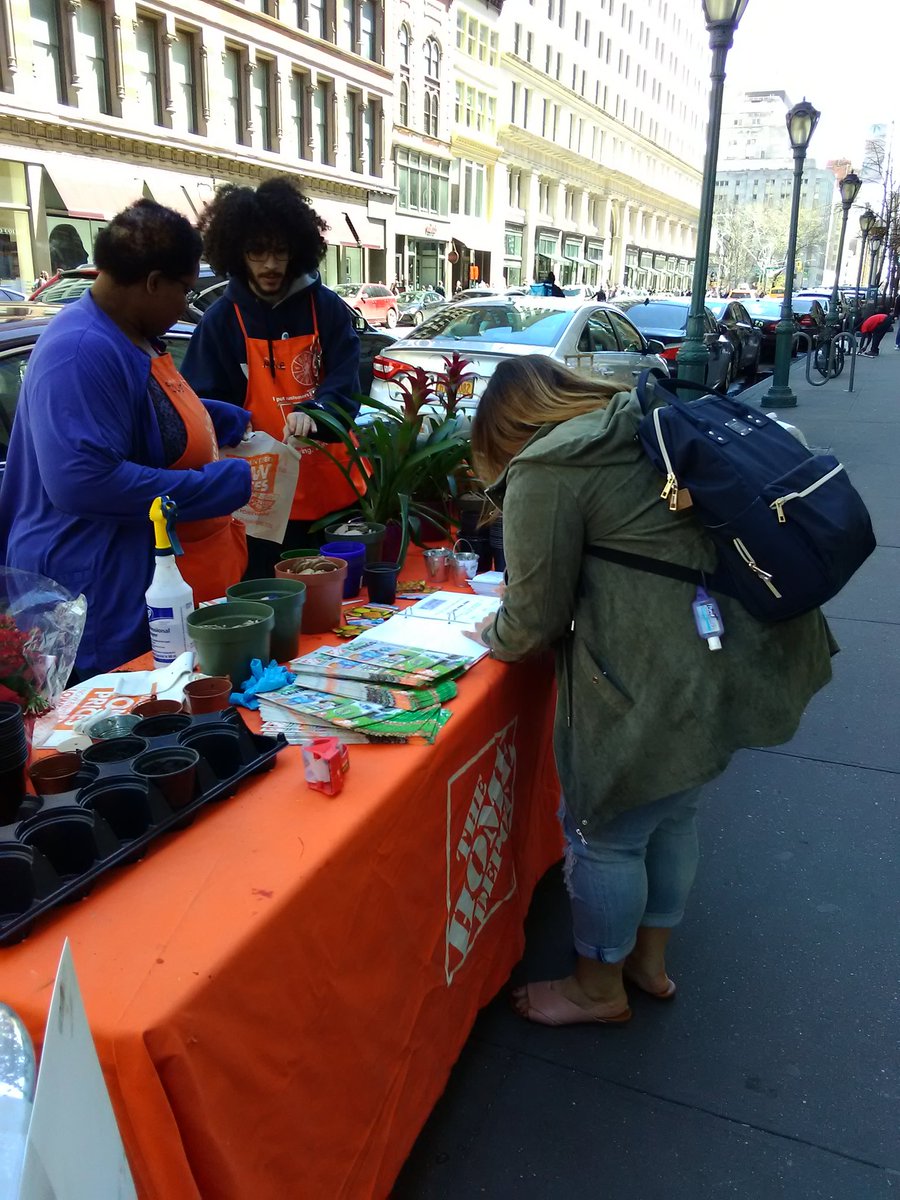 almanigault1's tweet photo. 6175-celebrating earth day sidewalk event https://t.co/22UWbi2MaM
