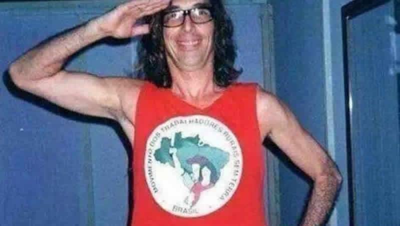 calubarros13's tweet photo. Oi Lobão, fiquei sabendo que vc não quer que divulguem essa foto, como vc me bloqueou, vou pedir pra galera compartilhar só pra chegar até vc, tá bom more? https://t.co/3Oy8VI6eft