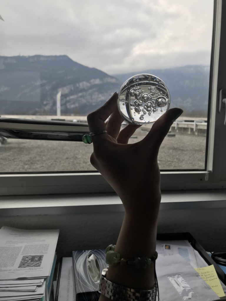 ShivaShirani's tweet photo. 🧐Seeing beautiful #sight ☁️⛰ of #ESRF , inside a #crystalline 💎 #sphere 🔮 #bubbles from central building🏢. #EmptyESRF https://t.co/NP4vdkW7ZJ