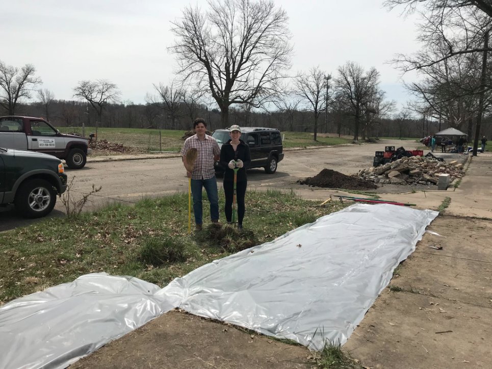 involvePGH's tweet photo. Happy #EarthDay everyone! Shout out to some #involveMINT volunteers who made a earth a little more #green this weekend with the @HilltopAlliance's #HilltopUrbanFarm - the largest urban farm in the states! #involvePGH https://t.co/QZT2oB7Toc
