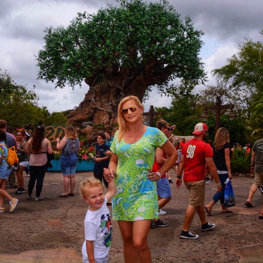 We don’t inherit the earth from our ancestors.  We borrow it from our children. 🌍 Words to remember on #EarthDay & every day.  Happy 20th anniversary, #AnimalKingdom! #DisneyAnimals #PhotoPass #PartyForThePlanet  #waltdisneyworld #wdw #lillypulitzer #disneymom #disneylife