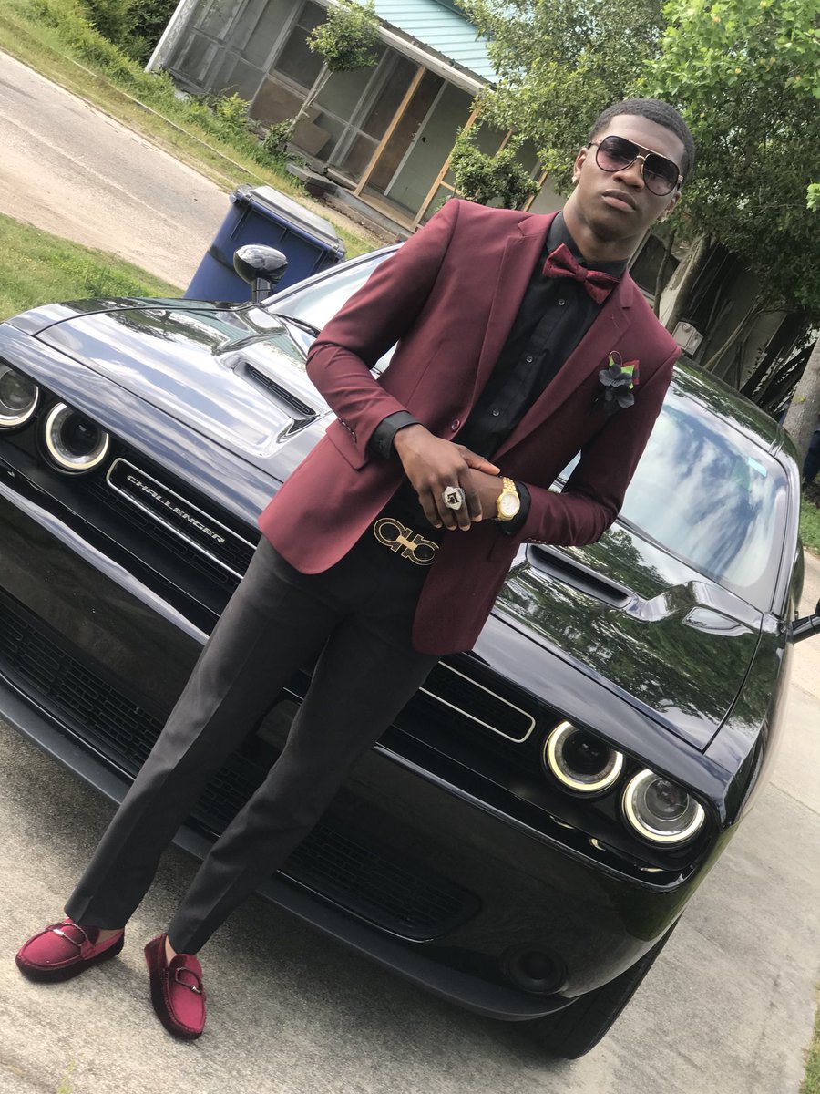 mms_merch's tweet image. Prom 2k18 💪🏿💧 #ChampHigh‼️
