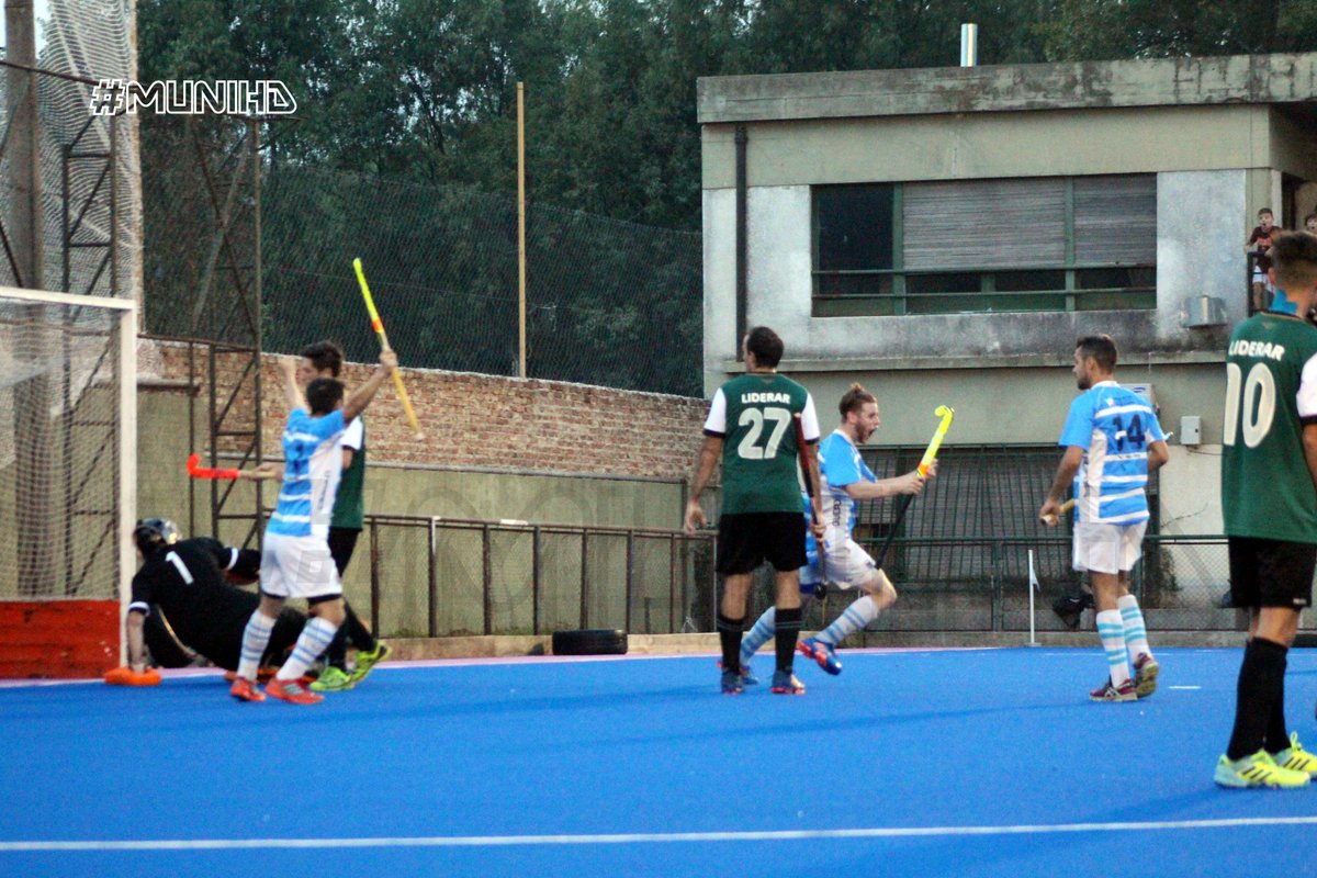 HockeyMUNIHD's tweet photo. #THMC2018 #01F06F #CiudadB 3 Vs #Banfield 3 en #CCBAHockey By #MuniHD @FeliGonzalez_ https://t.co/AW3f6iHM0s