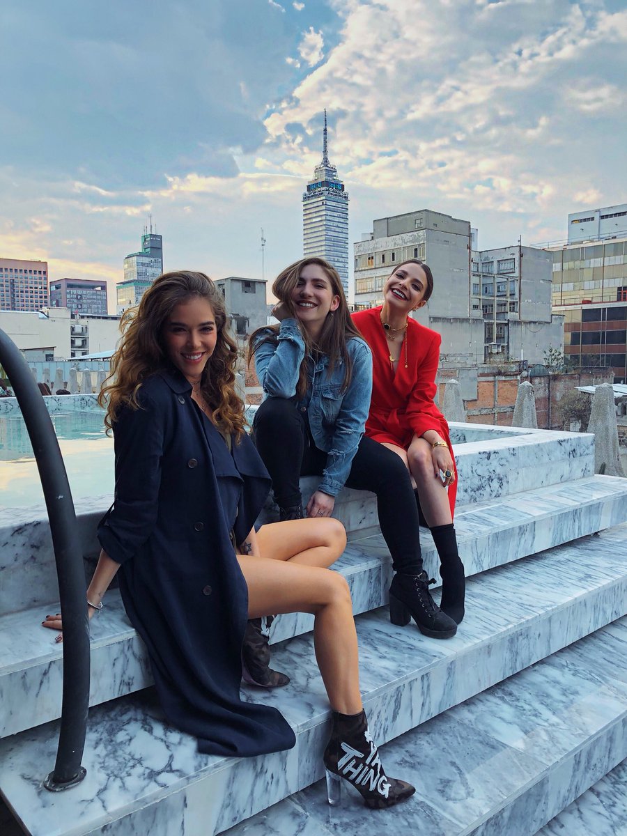 nathcampost's tweet photo. CADA RT ES UN VOTO PARA LAS TURBO AMIGAS 🔥🙆🏼‍♀️🙆🏻‍♀️🙆🏾‍♀️✨ #MTVLACREWTURBO
#PremiosMTVMIAW https://t.co/lxIVpClvJn