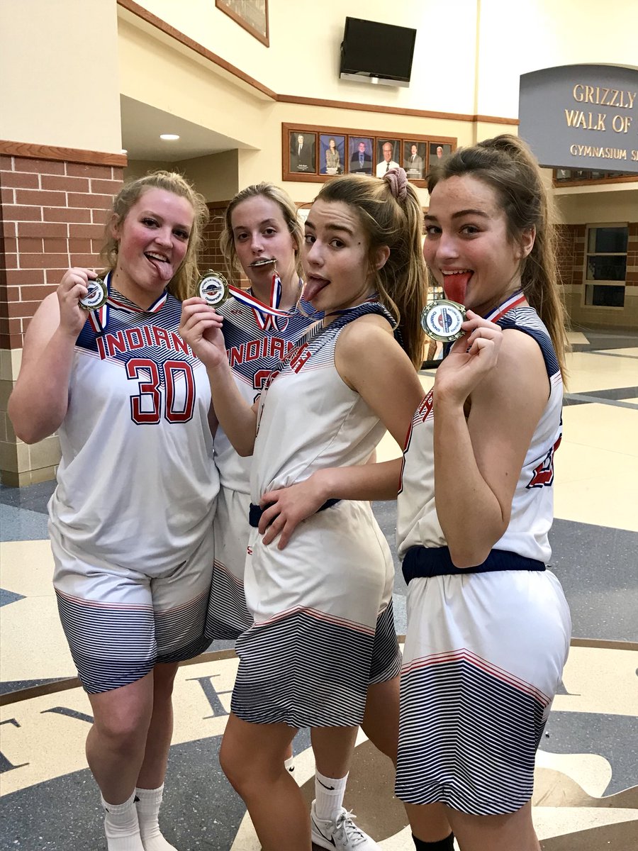 IndianaClutch's tweet photo. Team Indiana Clutch wins the National Club Challenge today!  4-0 on the weekend. Great job ladies!! https://t.co/E7Dgnn2udE