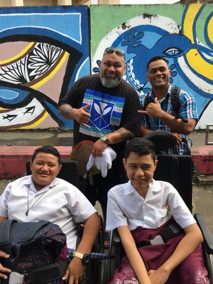 tofigafepuleai's tweet photo. Nothing like sharing a few stories and laughs with students when visiting schools on the road. Here's a photo with students and staff from Samoan High School in Fagatogo American Samoa 🇦🇸 #HomeOfTheSharks #3Sons #AmDamSpecialOlympics https://t.co/lCSesElVXZ