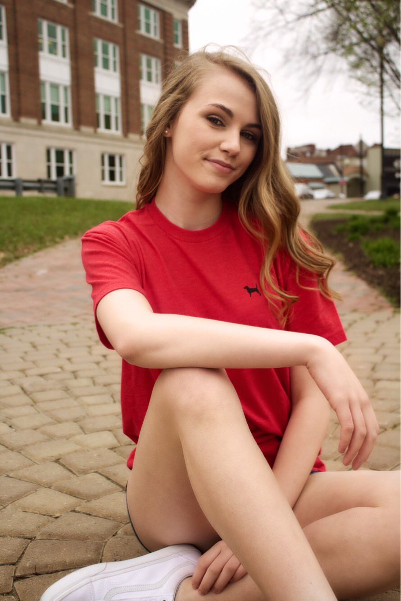 SandGco's tweet photo. Sundays are the best days when you have your S&amp;G tshirt on.  

#Preppy #OOTD #springfasion #almostsummer #watermelon #cantwaitforsummer #tshirt #southernstyle #southern #preppystyle #needit #whatiwore #sunnydays #fashion #comfyclothes https://t.co/uRkPFFGKv7