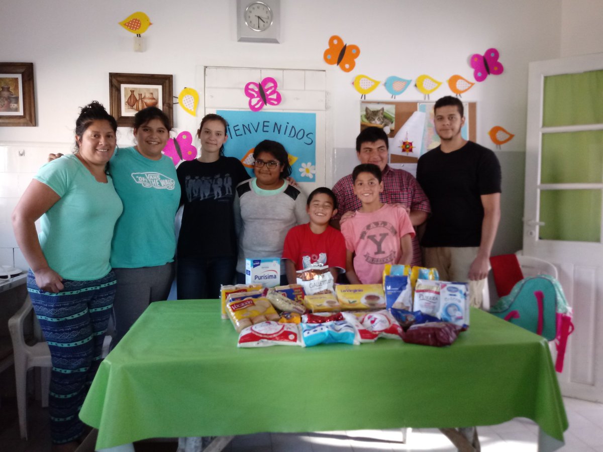 ClubLeoAllen's tweet photo. ➡Este es el resultado de las colectas que estuvimos haciendo 👏. 
Acá les dejamos 📷 de las entregas 💞. 
Gracias a todos por colaborar! Ustedes también son parte 😊❤ https://t.co/jwg48rsj5o