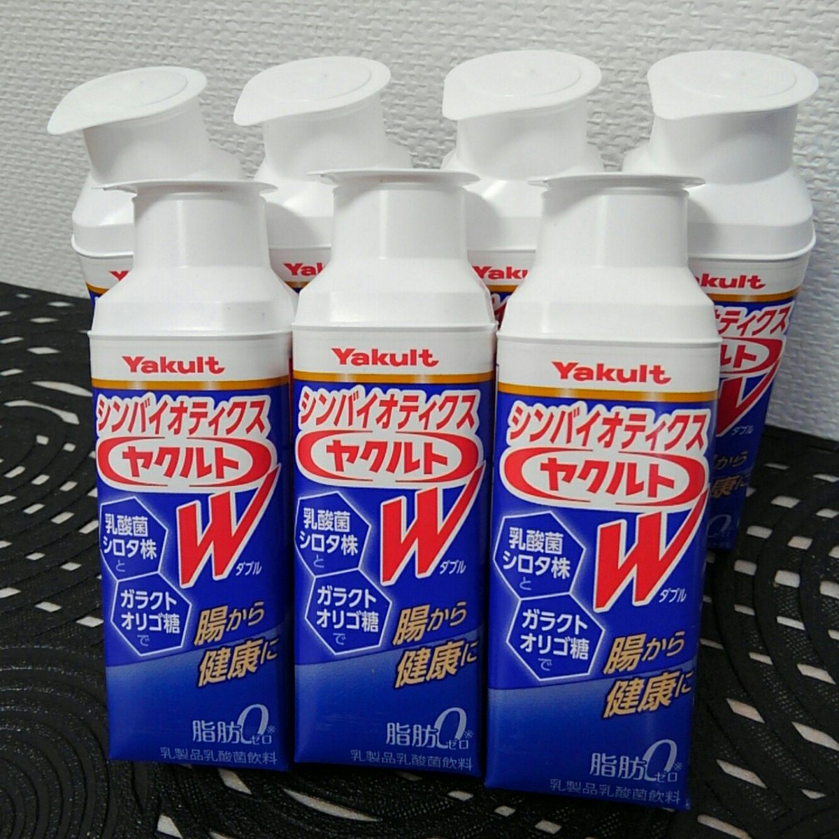 Lili على تويتر シンバイオティクス ヤクルトw 小さい頃に飲んでいた ヤクルトのあの懐かしい味を思い出しました 毎日1本飲み続けて1週間 これは体質にあっているのか 予想以上に腸活できているので これからも続けます ヤクルト ヤクルトw 乳酸菌