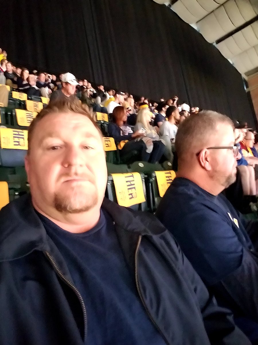 BigplayRay00's tweet photo. #pacergamenight https://t.co/Z4EAbZVHLJ