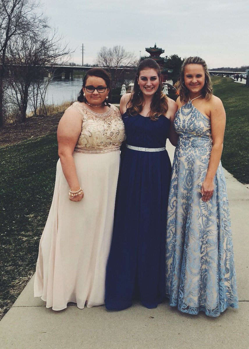_macaylarhodes_'s tweet photo. a typical tweet about prom ;) we looked too good to not post it π€·πΌββοΈ #nomannoproblem https://t.co/XZu48gZP7M