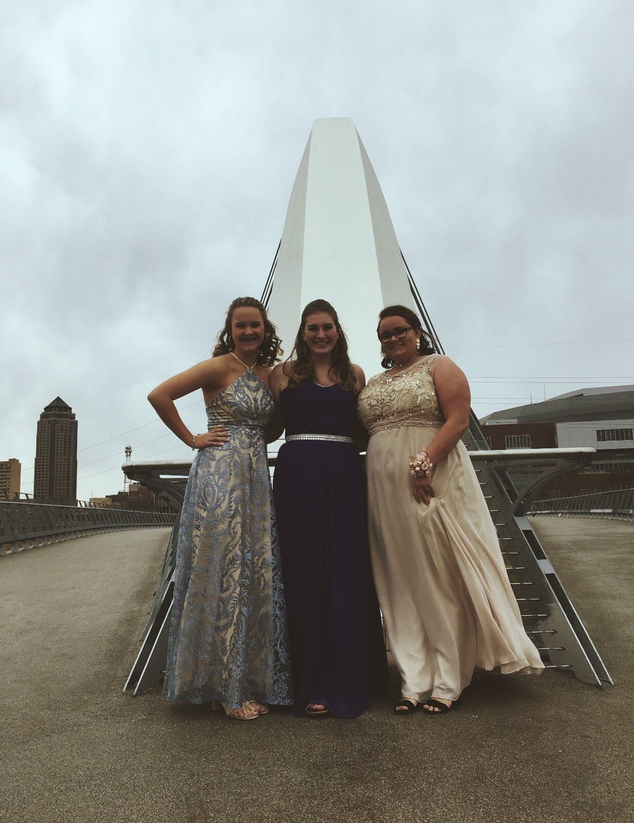 _macaylarhodes_'s tweet photo. a typical tweet about prom ;) we looked too good to not post it π€·πΌββοΈ #nomannoproblem https://t.co/XZu48gZP7M