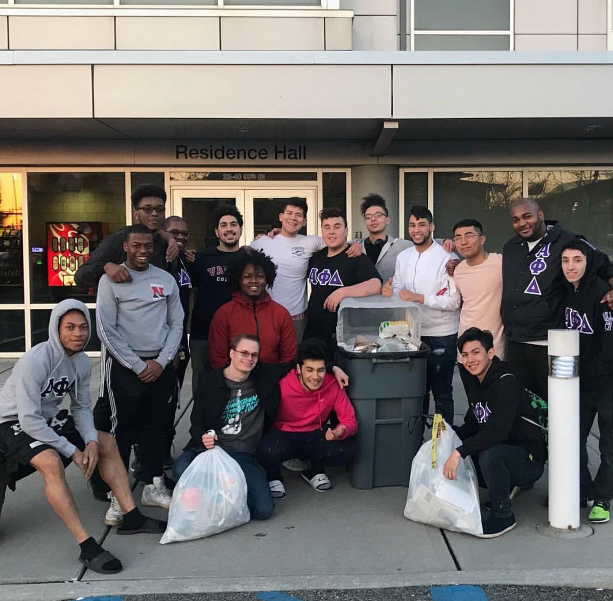 The brothers of Epsilon Xi celebrating Earth Day by cleaning up the Vaughn College grounds.
#faciamus #Earthday #VCAT @VaughnCollege