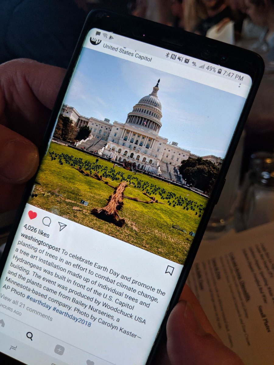 ESHydrangeas's tweet image. Thanks for the love @washingtonpost 💙 Our hydrangeas blanketed the US Capitol today as we talked climate change with @WOODCHUCKUSA 🌳 #EarthDay2018 #EpicEarthDay