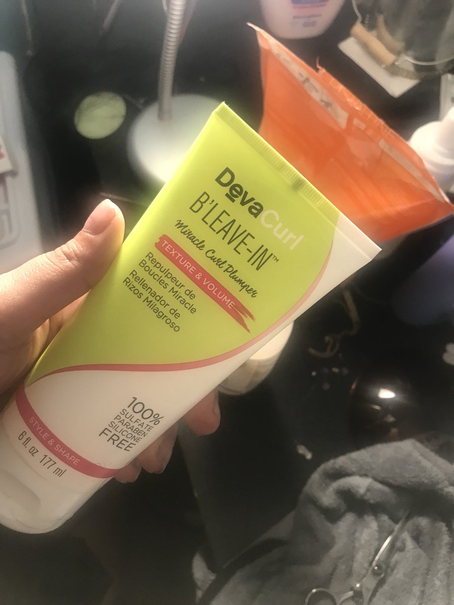 shannonbland_'s tweet image. Currently my fav products for my curls ✨ #DevaCurl #Itsa10