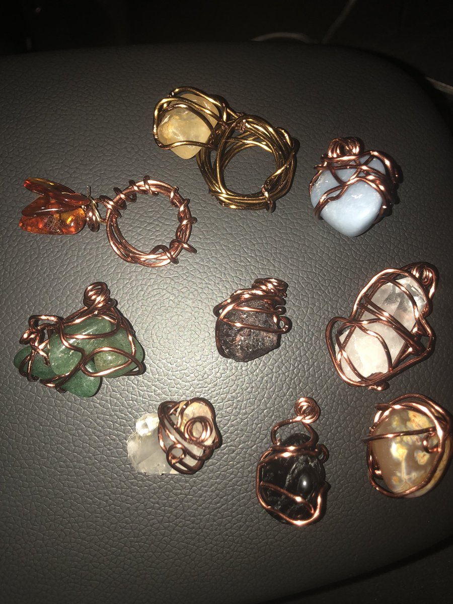 theshaebutta's tweet photo. started my jewelry company last night๐ holla at me for custom pieces. #solstones #stoned #crystals #jewelry #charms https://t.co/MwbF4DONeT