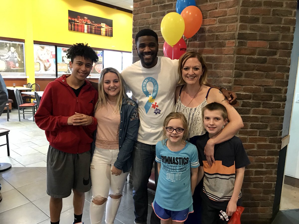 Our Autism Fun Day was a huge success! We had a great turn out and the kids had a lot of fun. Thank you to everyone that came out to support! Expect to see more events like this from us in the future! #AutismAwareness #YoungandEstablished