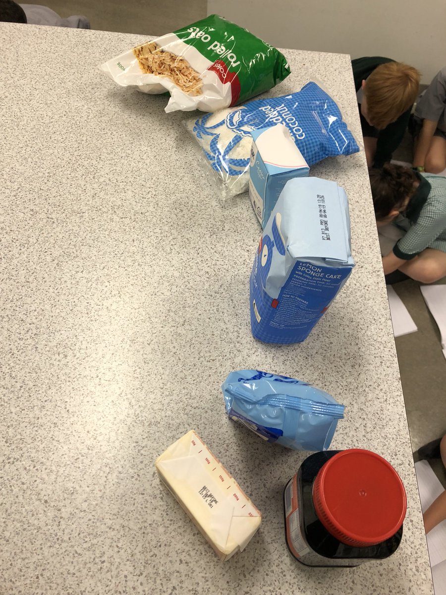 mspoolespoppets's tweet photo. 1/2L are making #ANZAC biscuits to learn about #AnzacDay https://t.co/T9bLm6eYW3