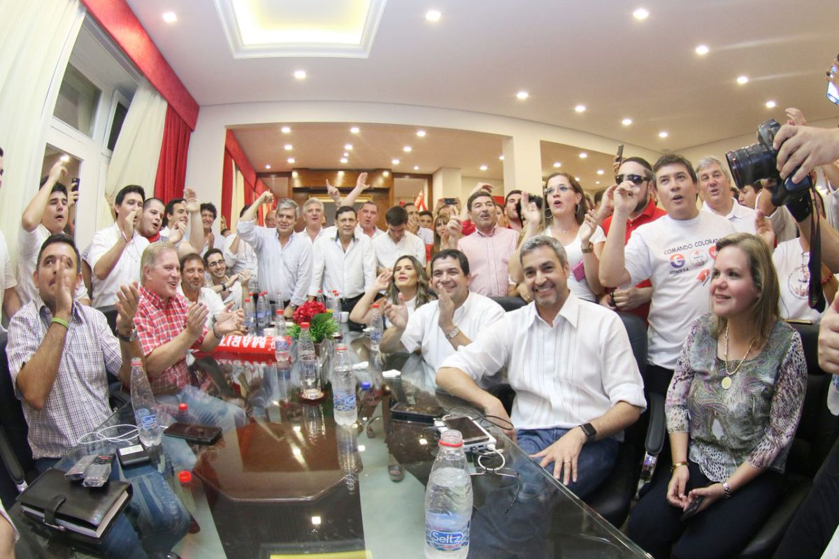 ABCDigital's tweet photo. Marito rodeado de ESCOMBROS:

▶️Hugo Velázquez: acusado de formar parte de la mafia cuando era fiscal.
▶️Víctor Bogado: imputado por caso "Niñera de oro".
▶️Javier Zacarías: sospechas de desfalco en CDE.
▶️Enrique Bacchetta: en la mira por tráfico de influencias en JEM. https://t.co/dHnmHC1eRn