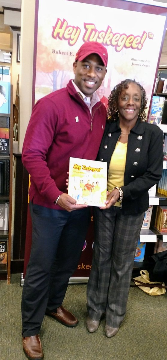 ConstantJazz531's tweet photo. Thankful to Elaine for the support!  #heytuskegee https://t.co/28kRY64xzH