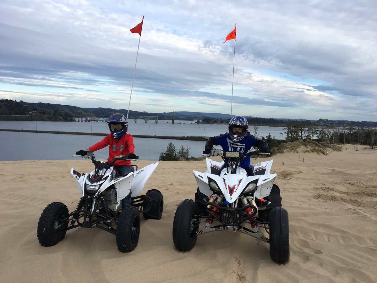 KimmyFrancia's tweet photo. A sweet surprise when my boys got home hours before I expected them β€οΈ #beach #dunes #oregoncoast #imgoingnexttime https://t.co/AZuPCrcVsI